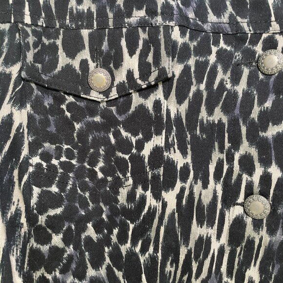 NWOT Women's 2X Lucy & Laurel Animal Print Denim Style Jacket - Picture 3 of 4
